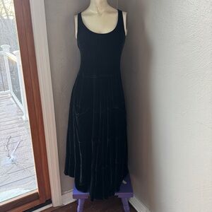 CP SHADES black velvet silk sleeveless tiered long dress size small